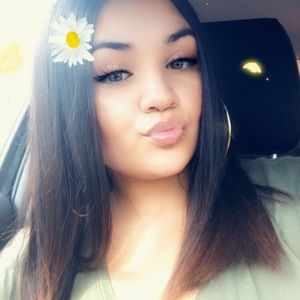 Meet your Posher, Eemily